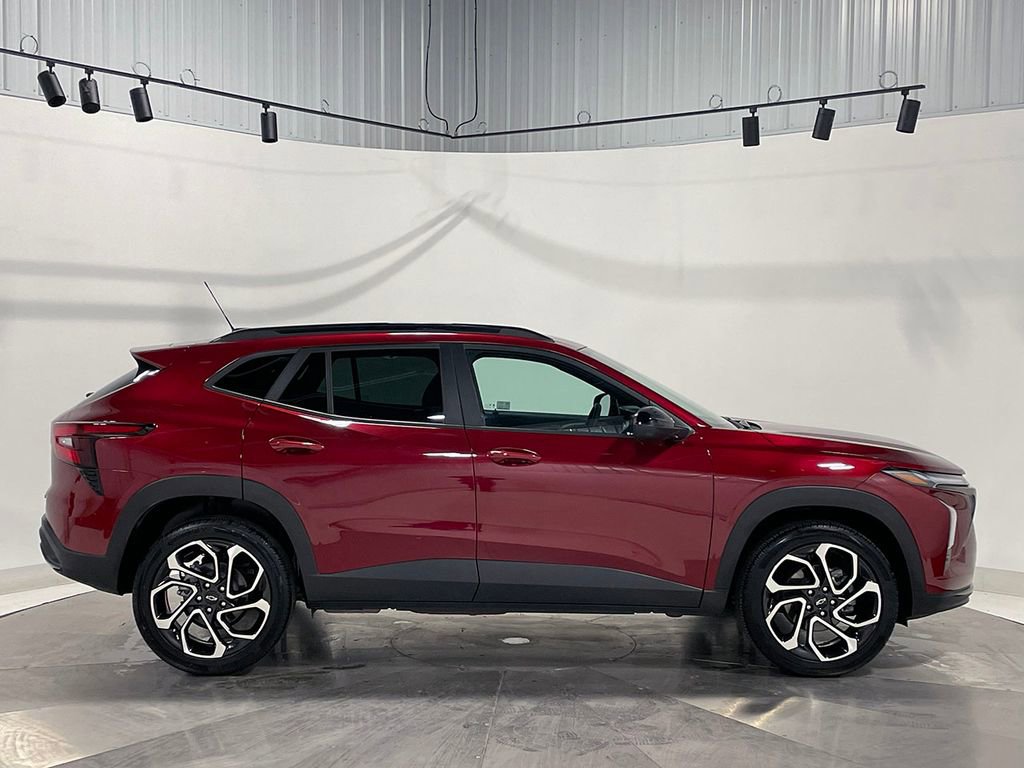 Used 2024 Chevrolet Trax RS FWD image 10
