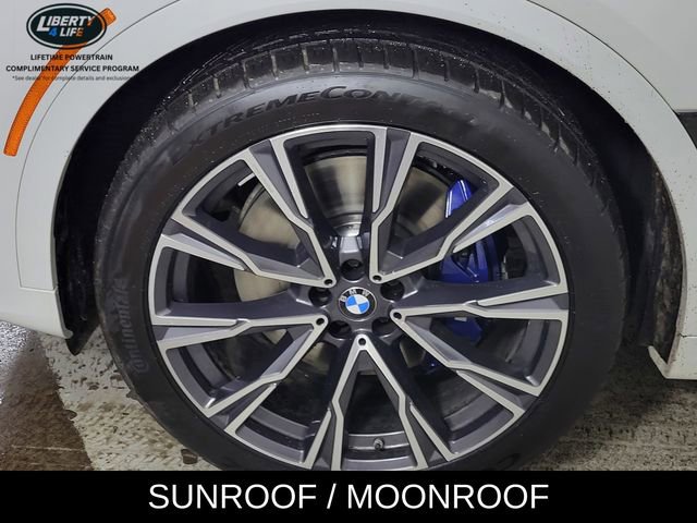 Used 2021 BMW X7 M50i image 10