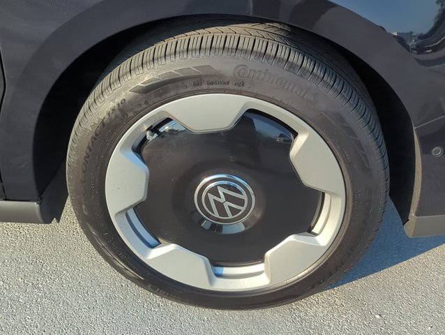 Used 2025 Volkswagen ID. Buzz Pro S RWD image 8
