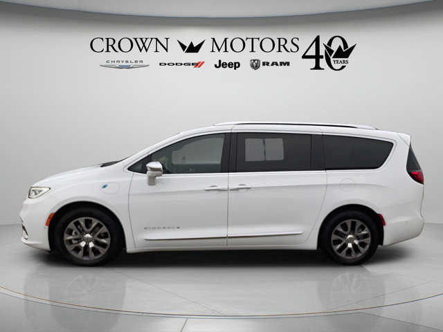 Used 2024 Chrysler Pacifica Pinnacle FWD image 8