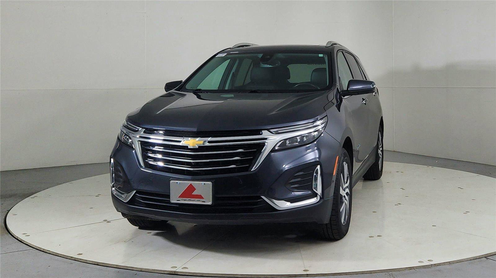 Used 2022 Chevrolet Equinox Premier image 2