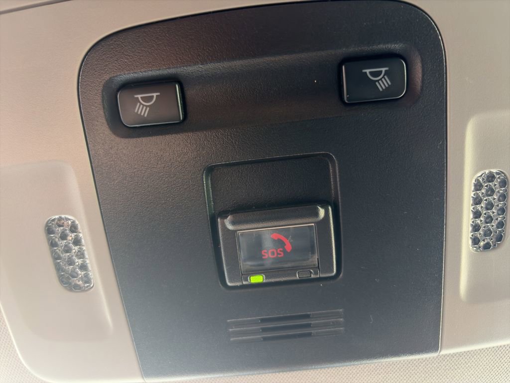 Used 2020 Toyota Camry SE image 23