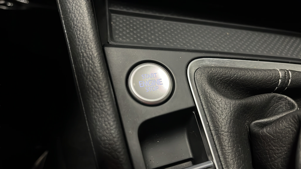 Used 2025 Volkswagen Jetta SE w/ Sunroof Package FWD image 22