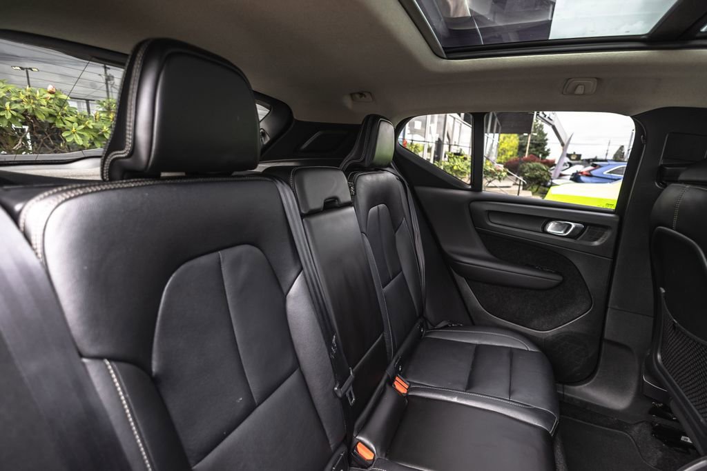 Used 2019 Volvo XC40 T5 Momentum AWD/4WD image 29