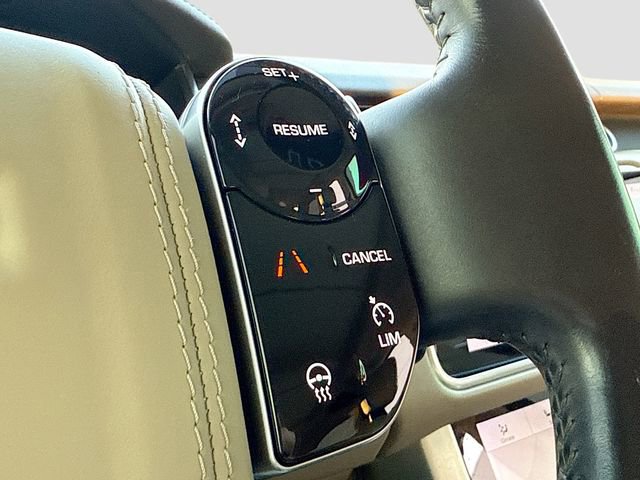 Used 2020 Land Rover Range Rover HSE image 39