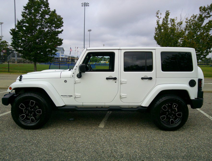 Used 2018 Jeep Wrangler Unlimited Sahara AWD/4WD image 37