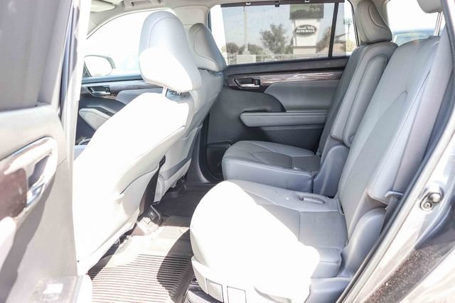 Used 2022 Toyota Highlander Limited AWD/4WD image 22