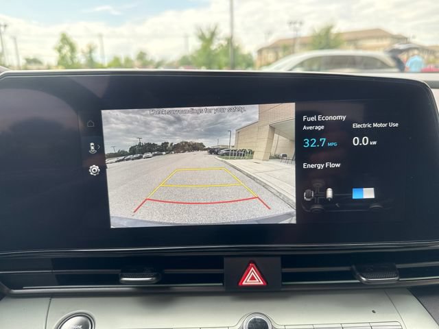 Used 2025 Hyundai Elantra Limited FWD image 16