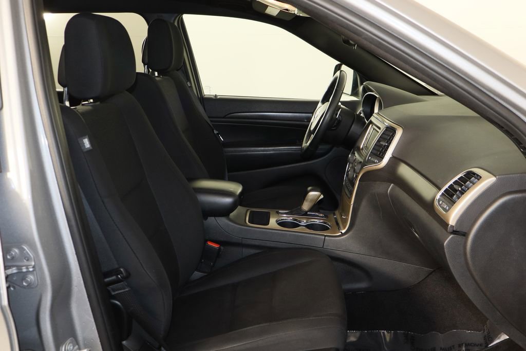 Used 2017 Jeep Grand Cherokee Laredo w/ Quick Order Package 23E image 19