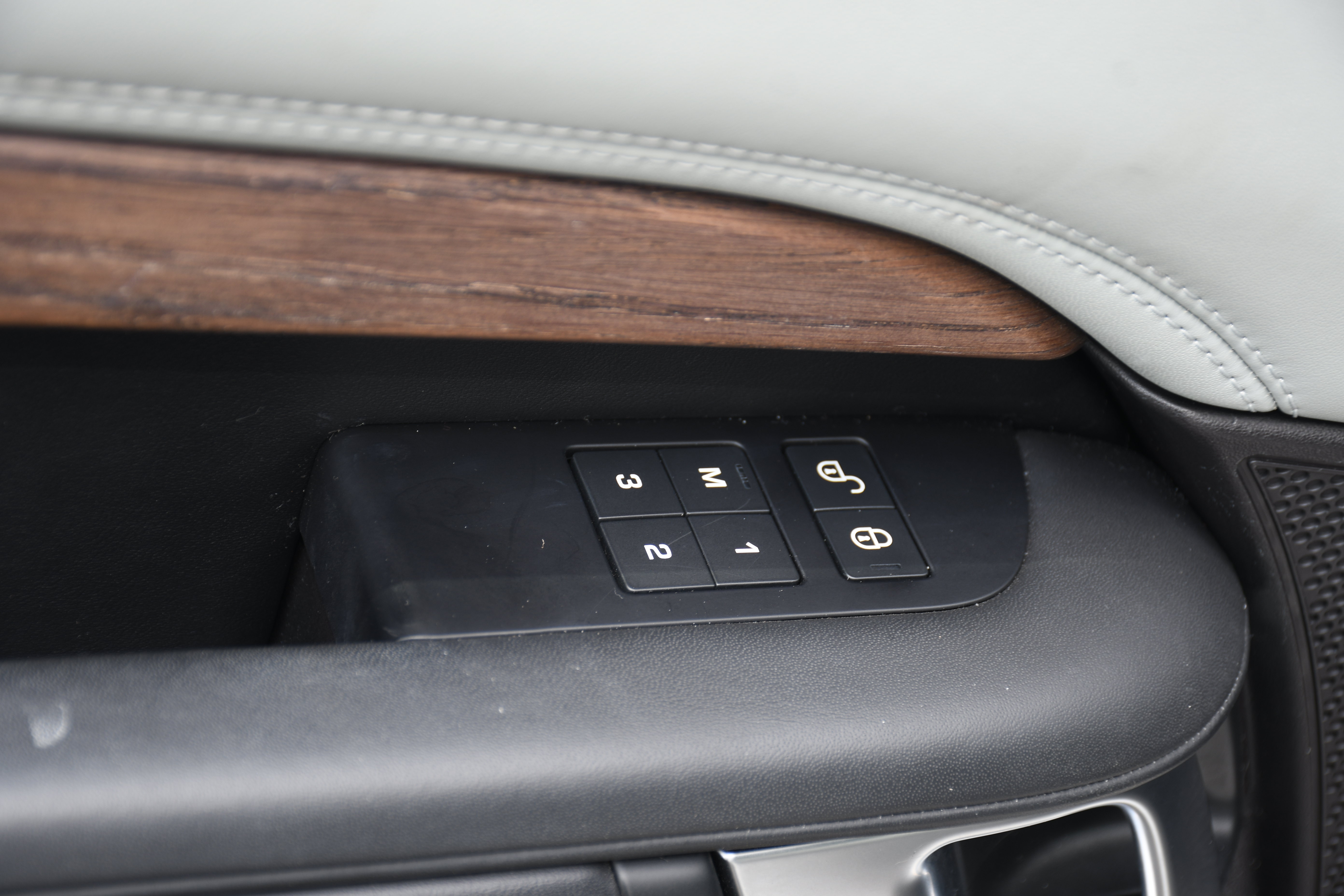Used 2019 Land Rover Discovery HSE Luxury AWD/4WD image 13