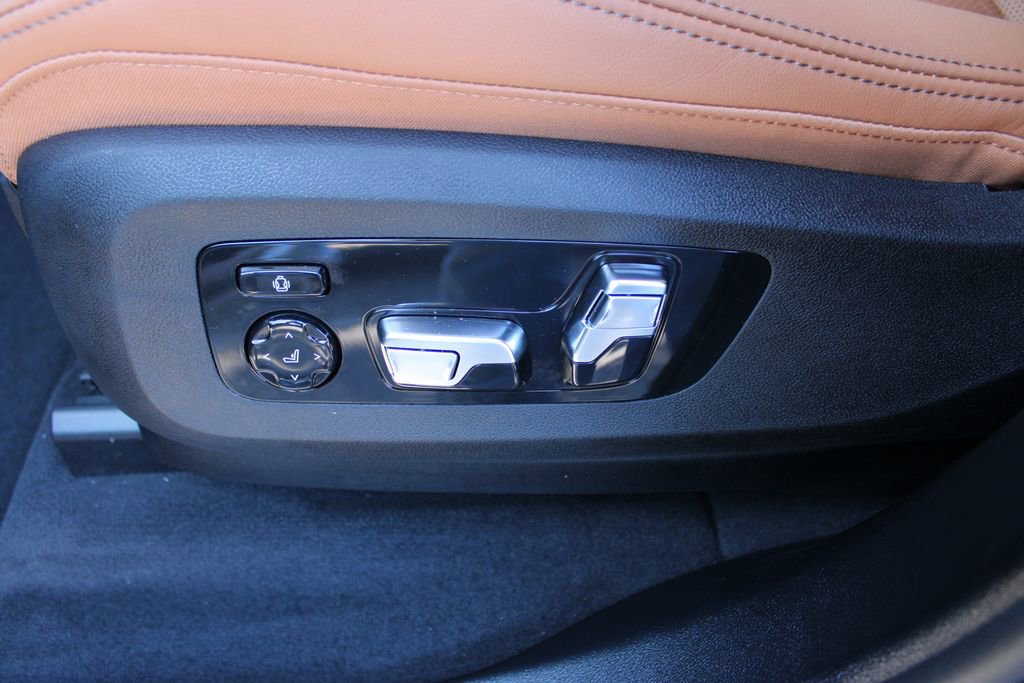 New 2026 BMW X5 xDrive50e w/ Climate Comfort Package image 29