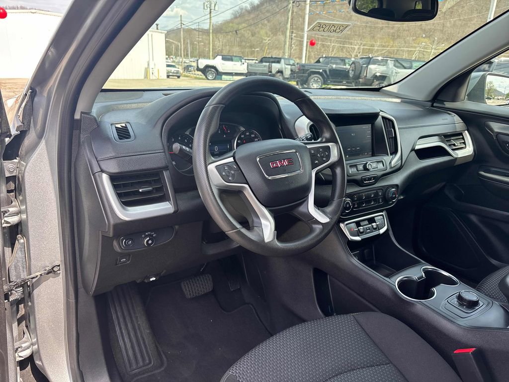Used 2024 GMC Terrain SLE AWD/4WD image 12