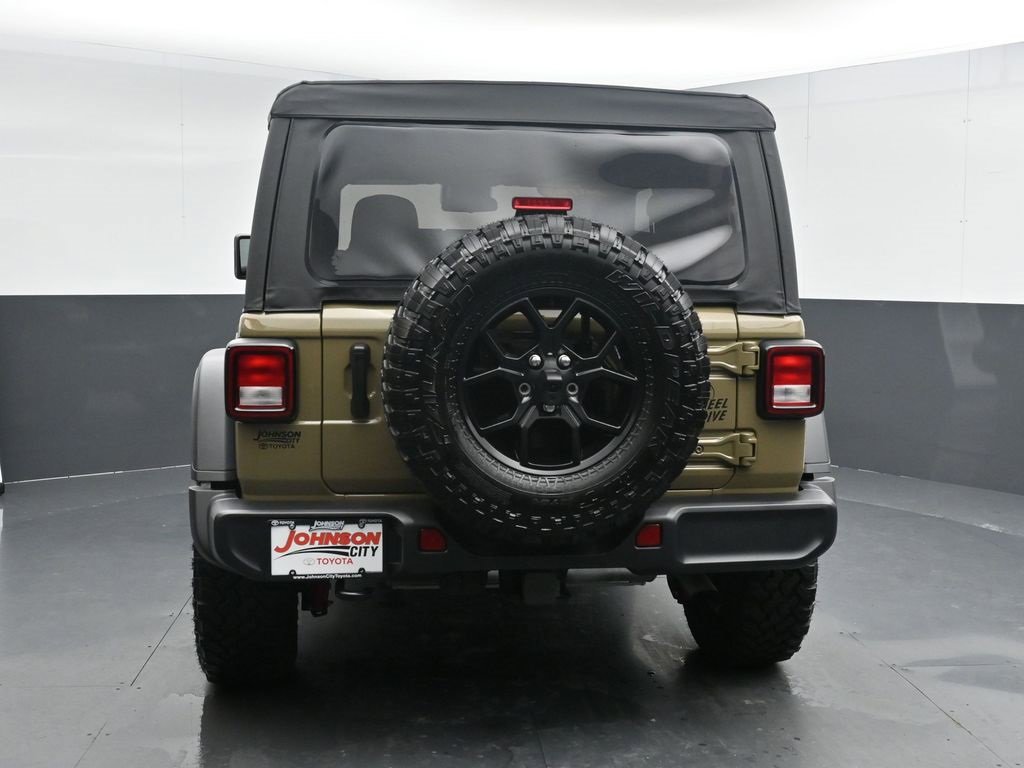 Used 2025 Jeep Wrangler Sport image 7