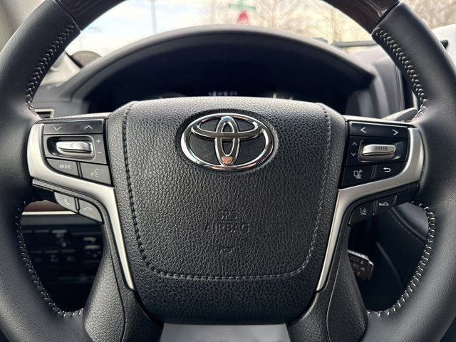 Used 2019 Toyota Land Cruiser AWD/4WD image 28