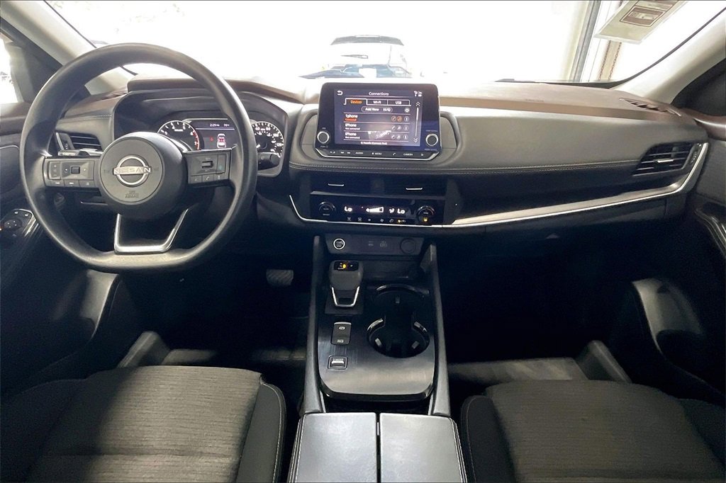 Used 2023 Nissan Rogue SV image 6