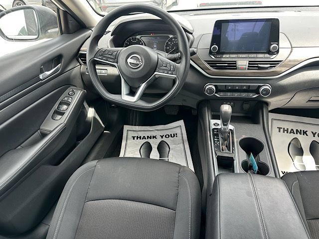 Used 2025 Nissan Altima 2.5 SV FWD image 20