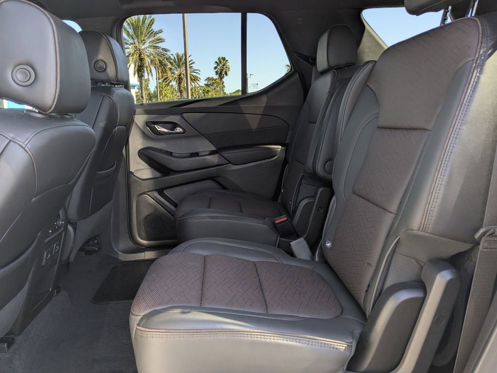 Used 2024 Chevrolet Traverse High Country image 16