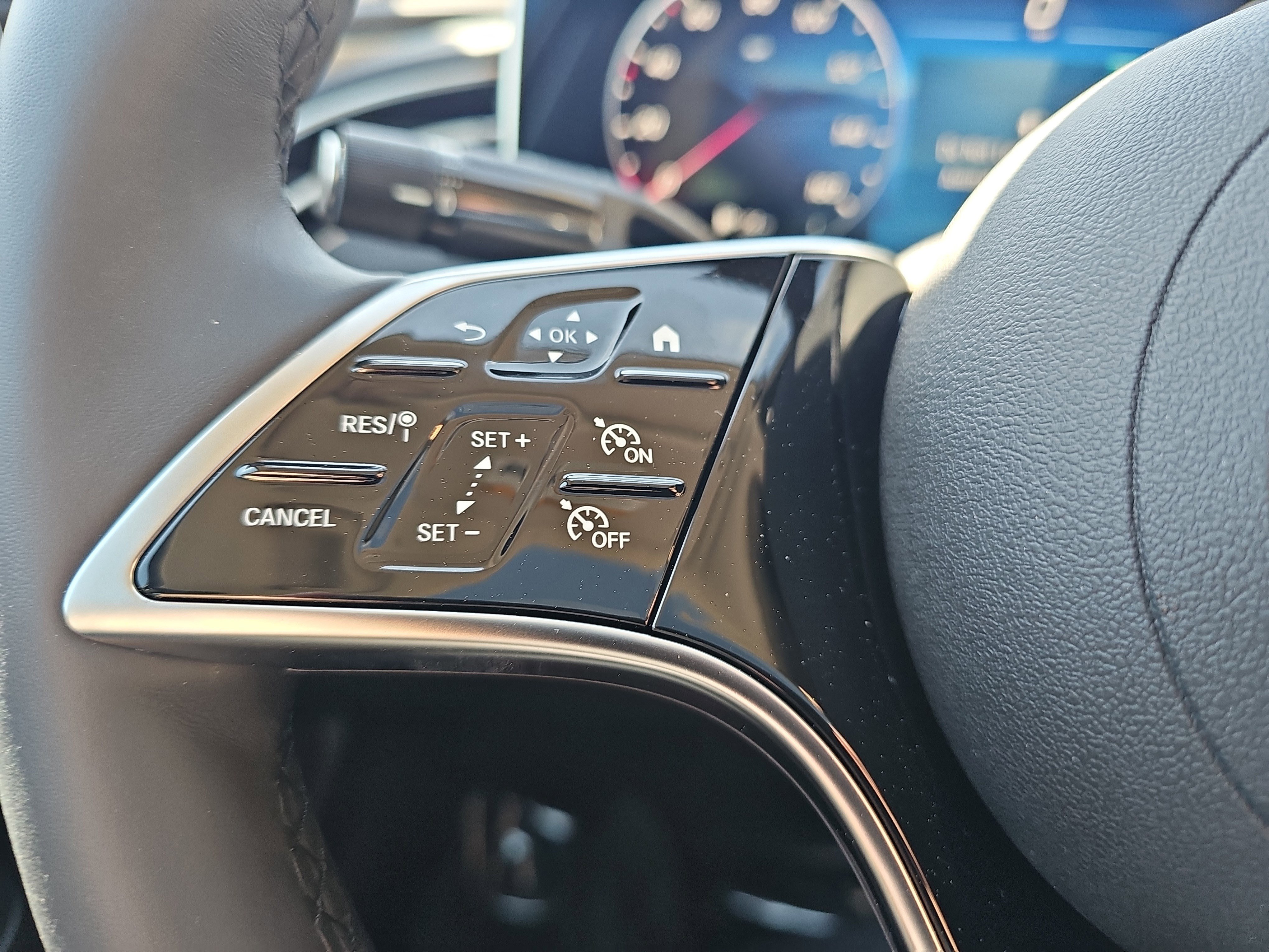 New 2026 Mercedes-Benz E 350 4MATIC Sedan image 18