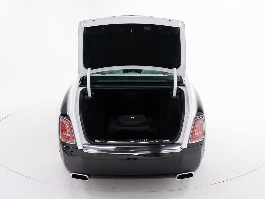 New 2026 Rolls-Royce Phantom Sedan RWD image 55