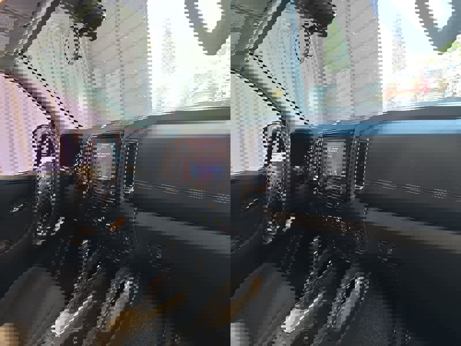 Used 2023 Nissan Frontier SV w/ SV Convenience Package image 11