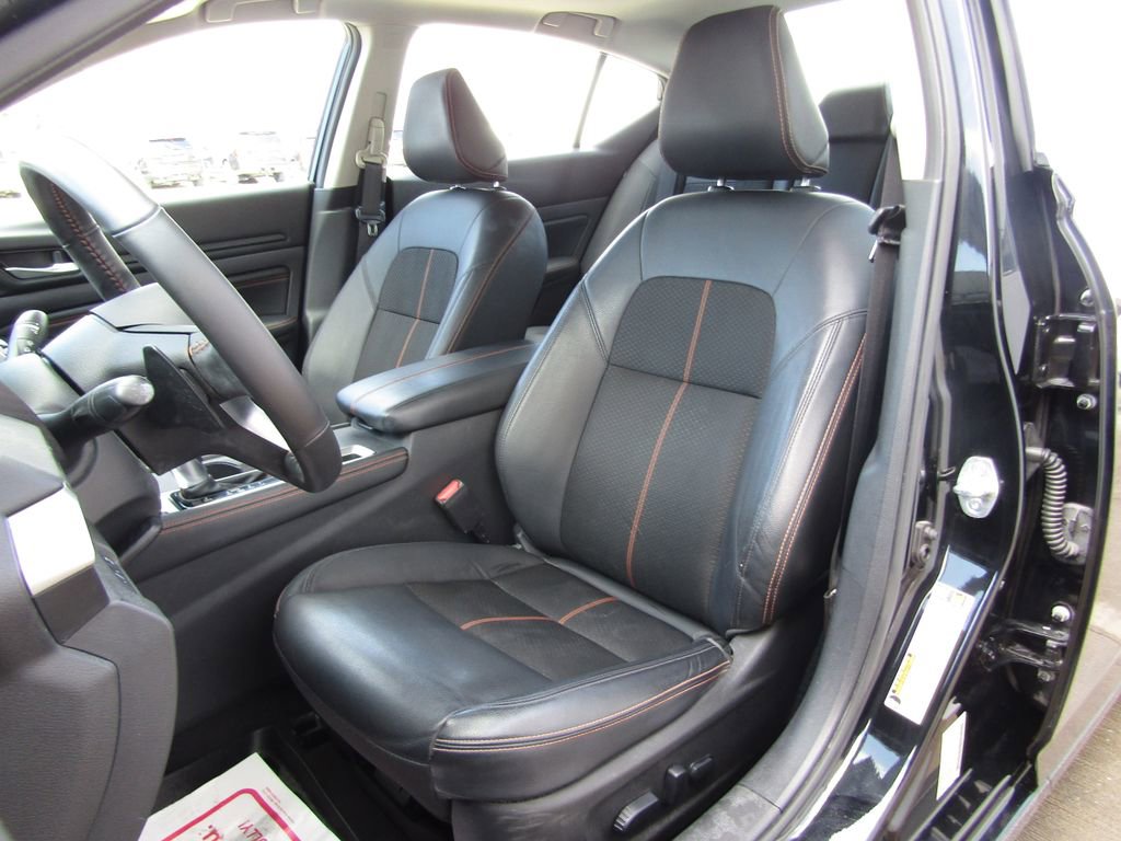 Used 2022 Nissan Altima 2.5 SR w/ Midnight Edition Package FWD image 16