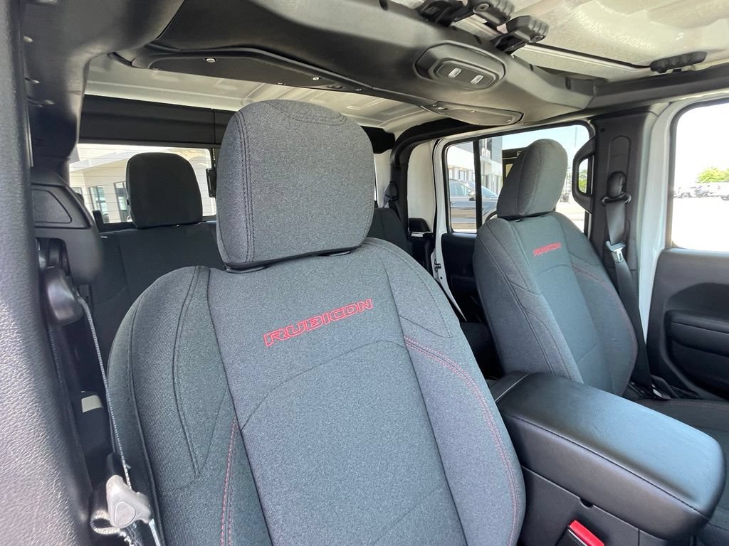 Used 2024 Jeep Gladiator Rubicon w/ Technology Group AWD/4WD image 27
