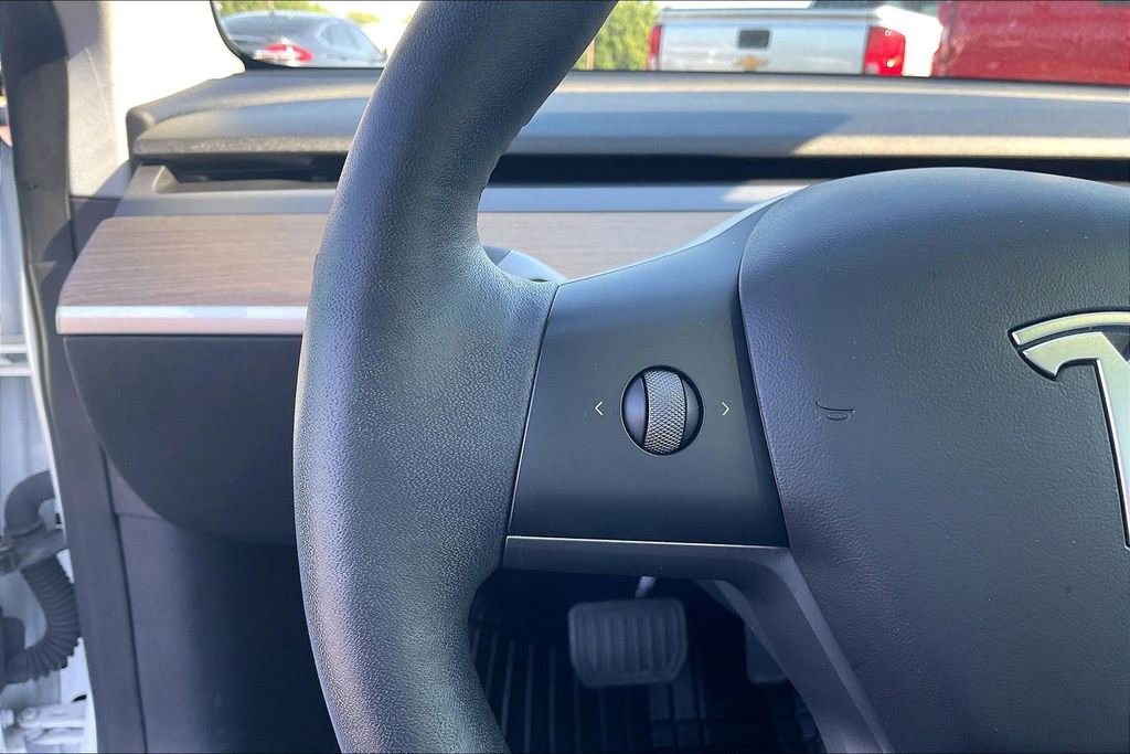 Used 2021 Tesla Model 3 Standard Range Plus RWD image 13