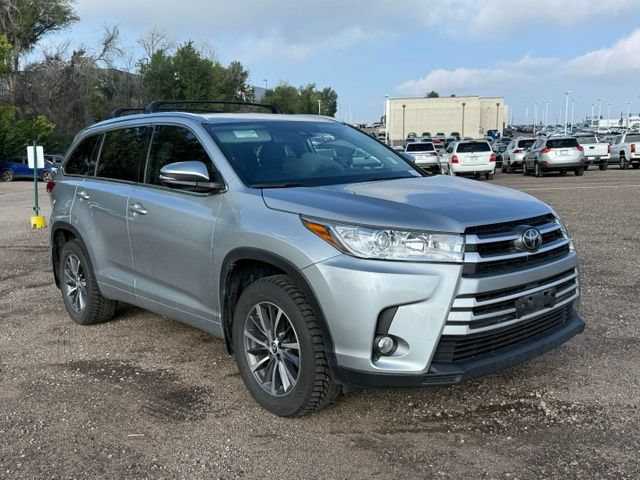 Used 2018 Toyota Highlander XLE AWD/4WD image 8