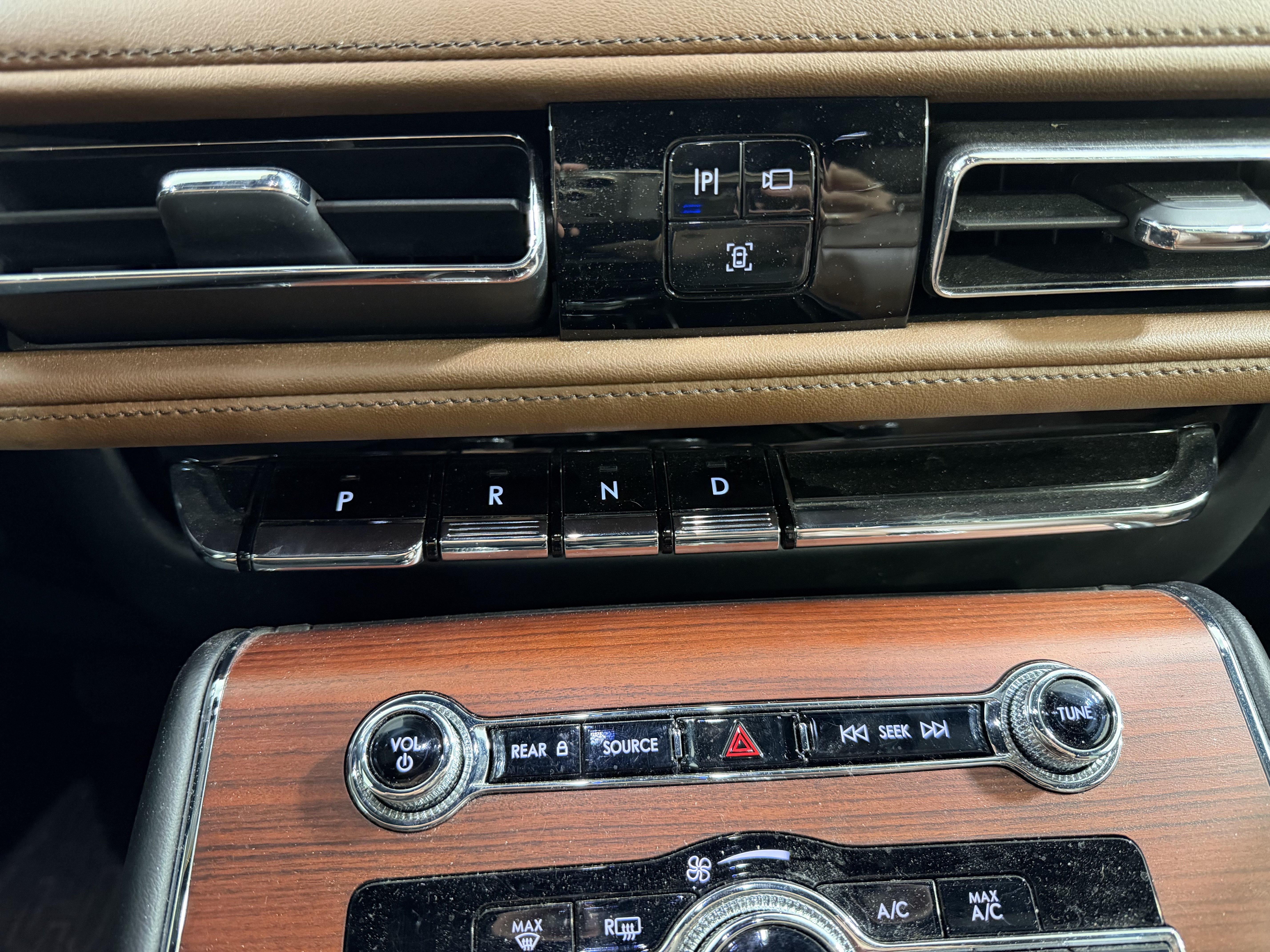 Used 2022 Lincoln Aviator Reserve w/ Equipment Group 201A RWD image 18