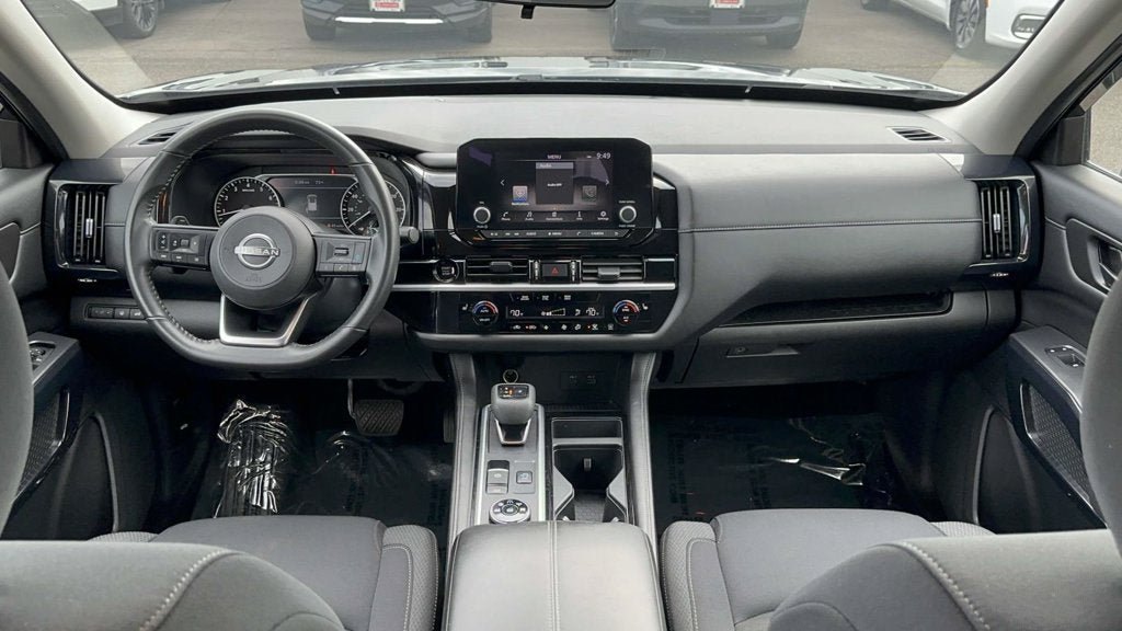 Used 2025 Nissan Pathfinder SV AWD/4WD image 12