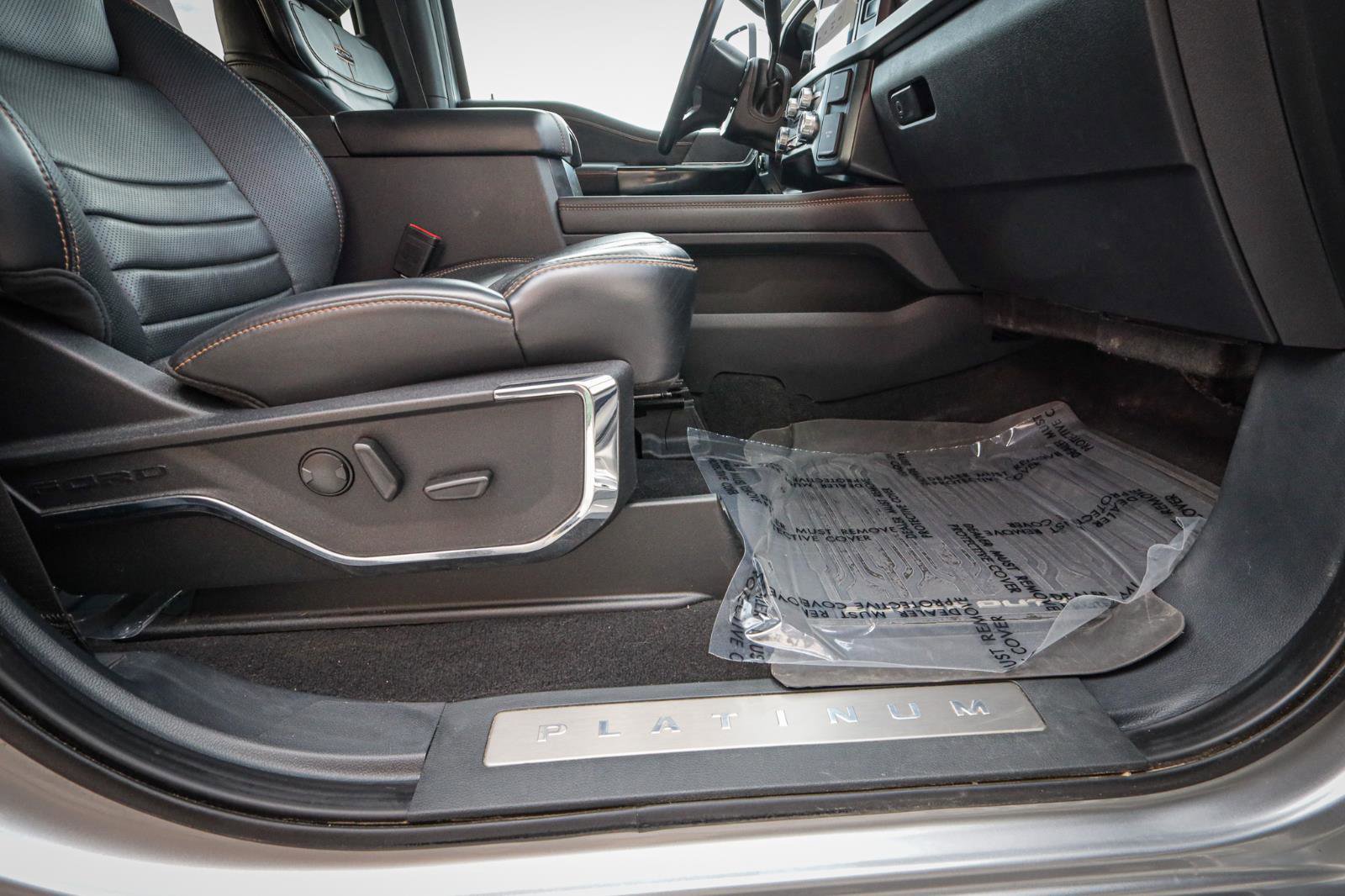 Used 2023 Ford F350 Platinum w/ Tremor Off-Road Package image 25