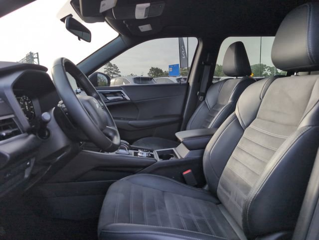 Used 2024 Mitsubishi Outlander SE Black Edition FWD image 13