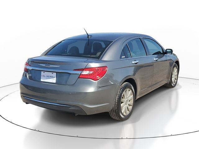 Used 2012 Chrysler 200 Touring FWD image 4