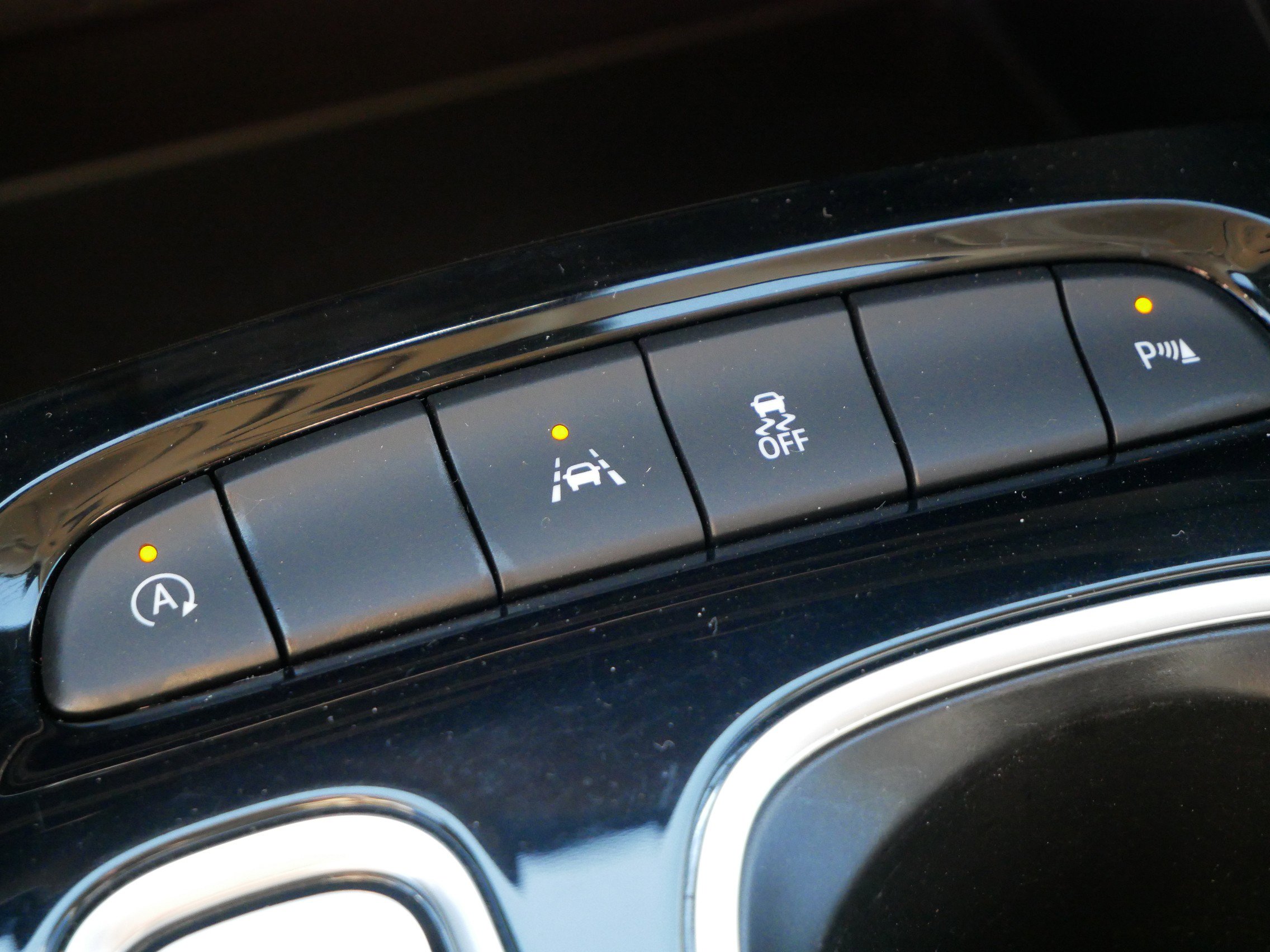 Used 2021 Buick Envision Essence w/ Technology Package I image 26