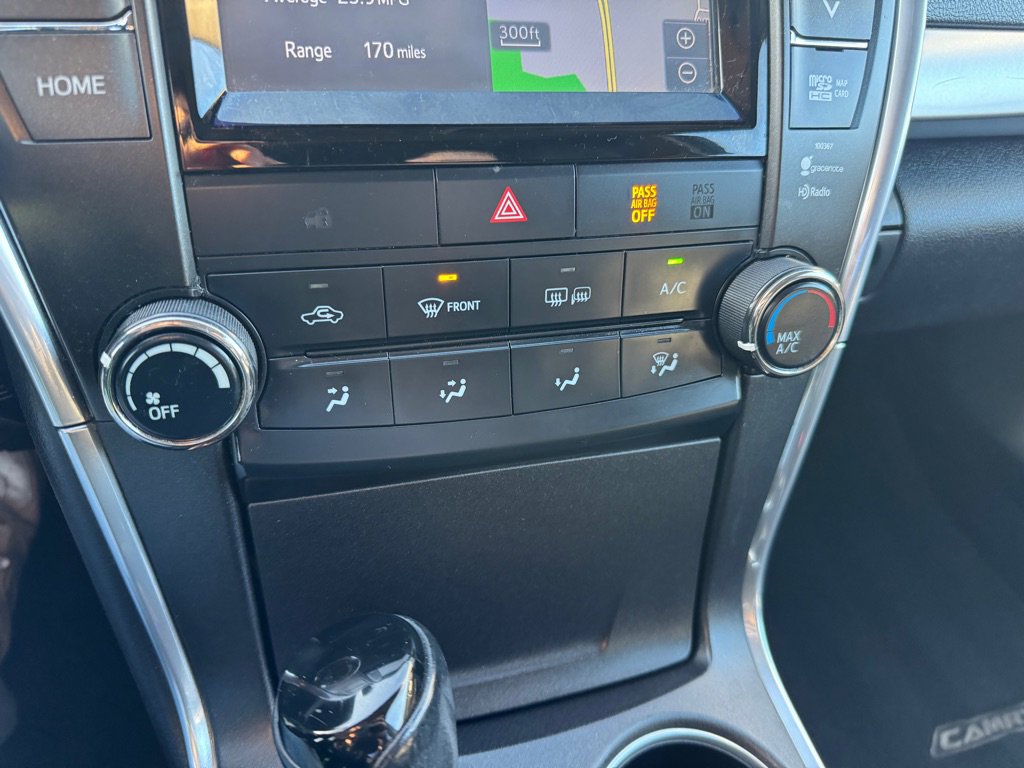 Used 2015 Toyota Camry SE w/ Moonroof Package FWD image 27