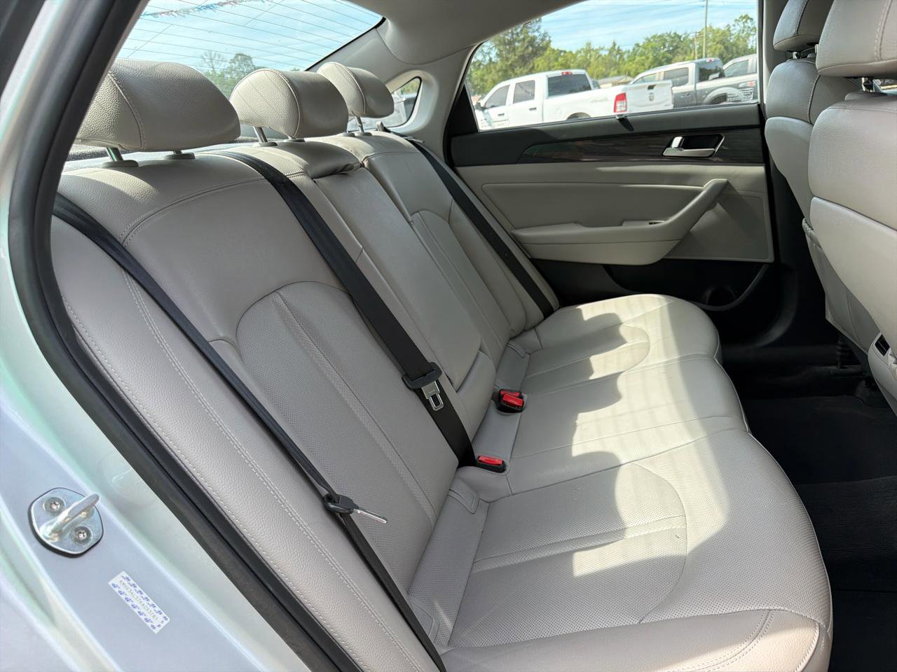 Used 2019 Hyundai Sonata Limited w/ Ultimate Package 02 FWD image 14