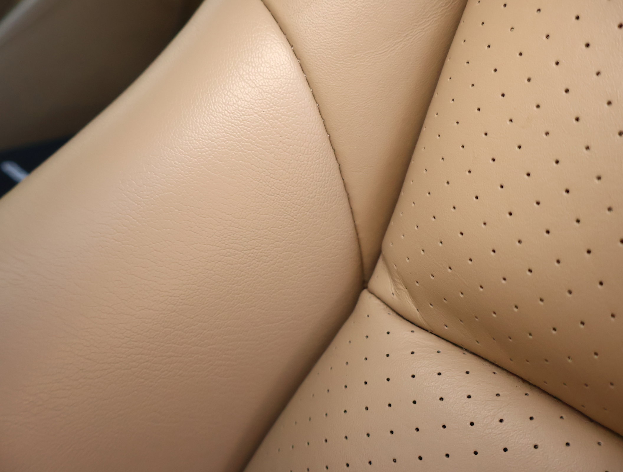 Used 2008 Chevrolet Corvette Coupe w/ Z51 Performance Package RWD image 10