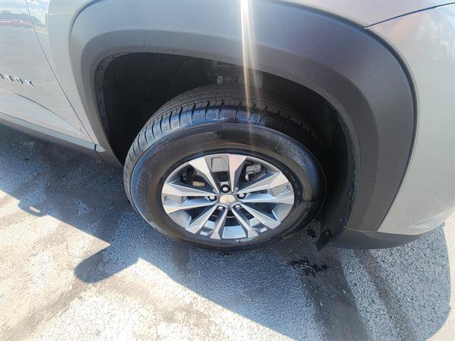 Used 2025 Chevrolet Equinox LT AWD/4WD image 4