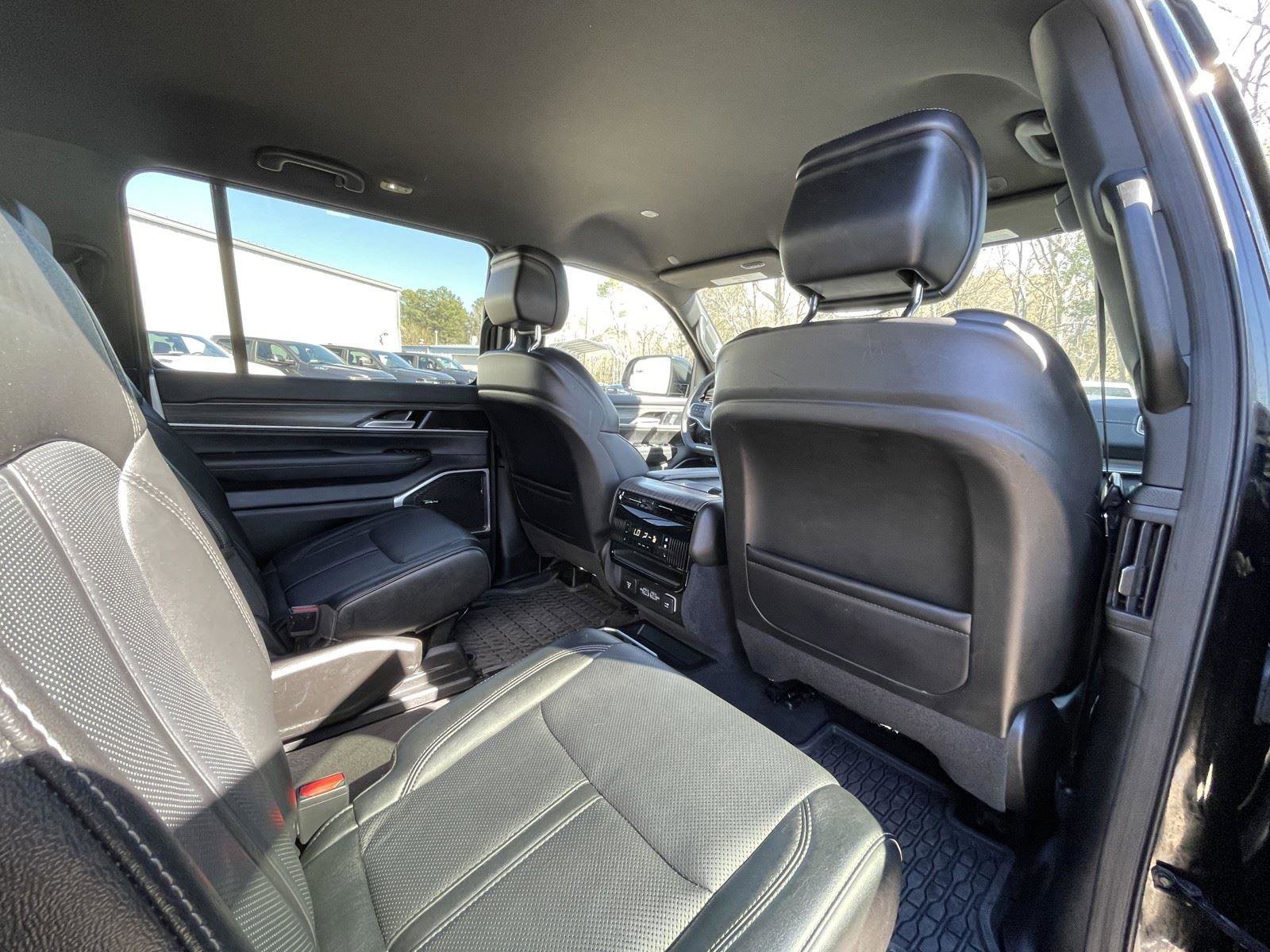 Certified 2024 Jeep Wagoneer Series III image 49