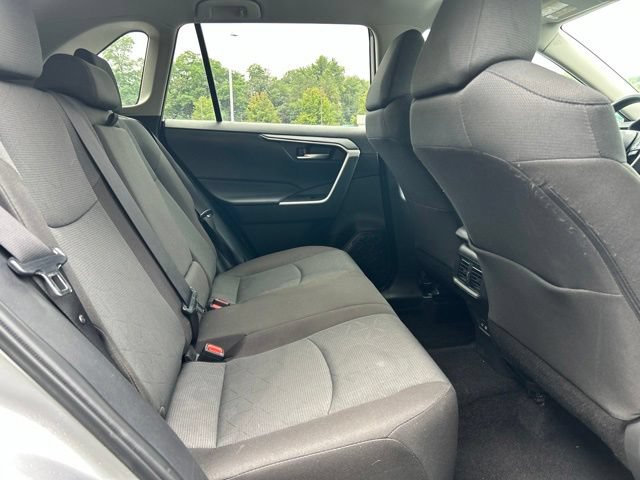 Used 2025 Toyota RAV4 XLE AWD/4WD image 39