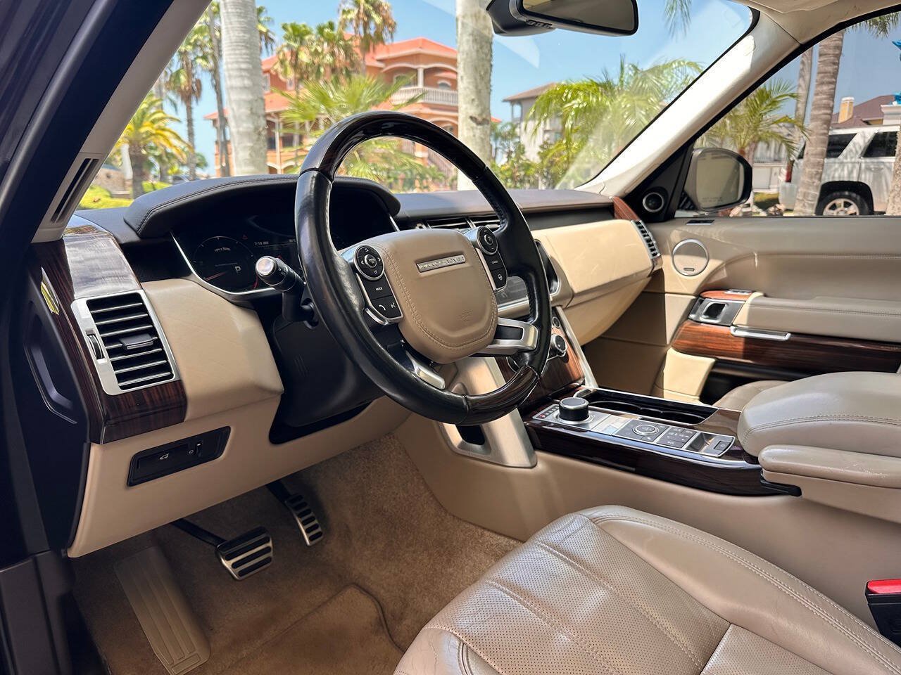 Used 2015 Land Rover Range Rover Supercharged AWD/4WD image 10