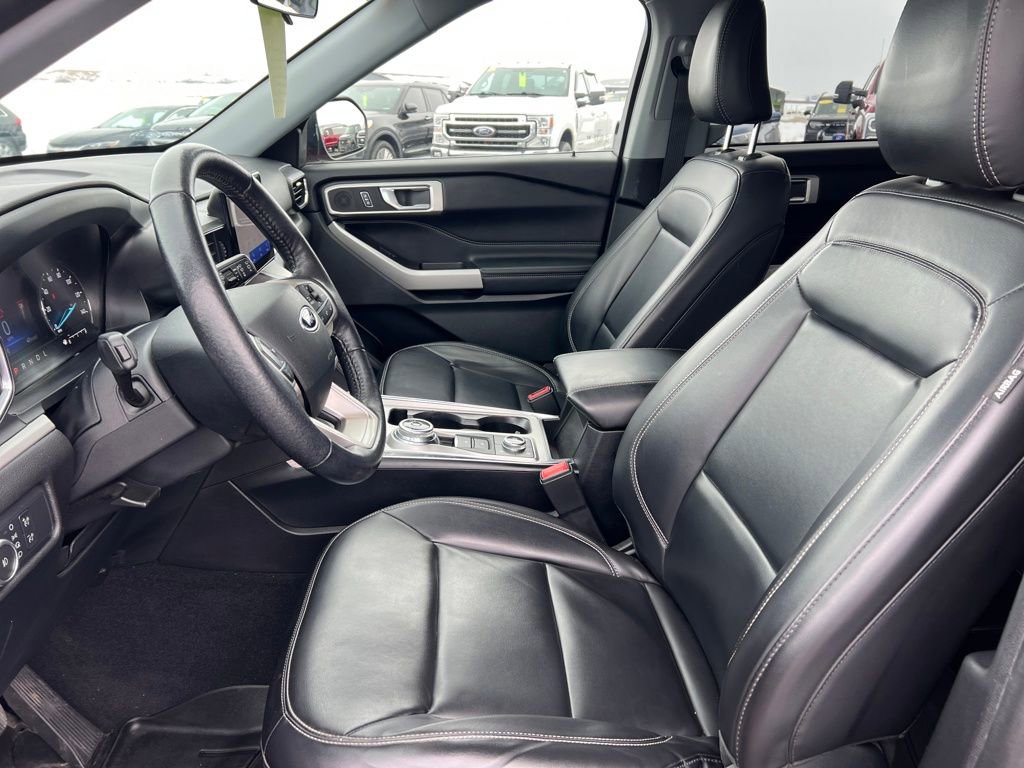 Used 2021 Ford Explorer XLT w/ Equipment Group 202A image 11