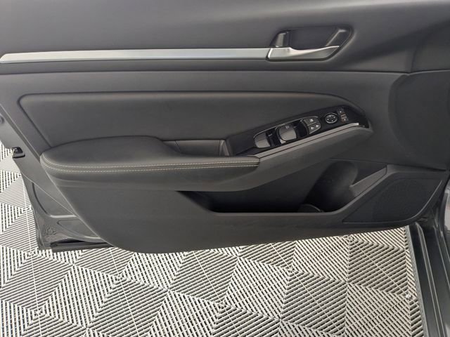 Used 2023 Nissan Altima 2.5 SV image 10