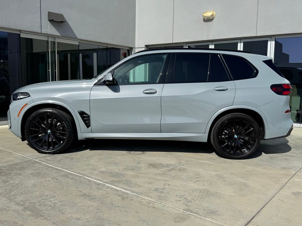Used 2024 BMW X5 sDrive40i w/ M Sport Package RWD image 4