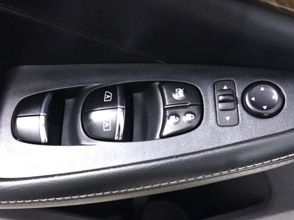 Used 2018 Nissan Maxima Platinum FWD image 31