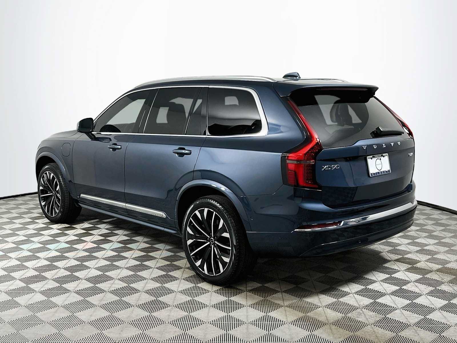 New 2026 Volvo XC90 T8 Plus w/ Protection Package AWD/4WD image 5