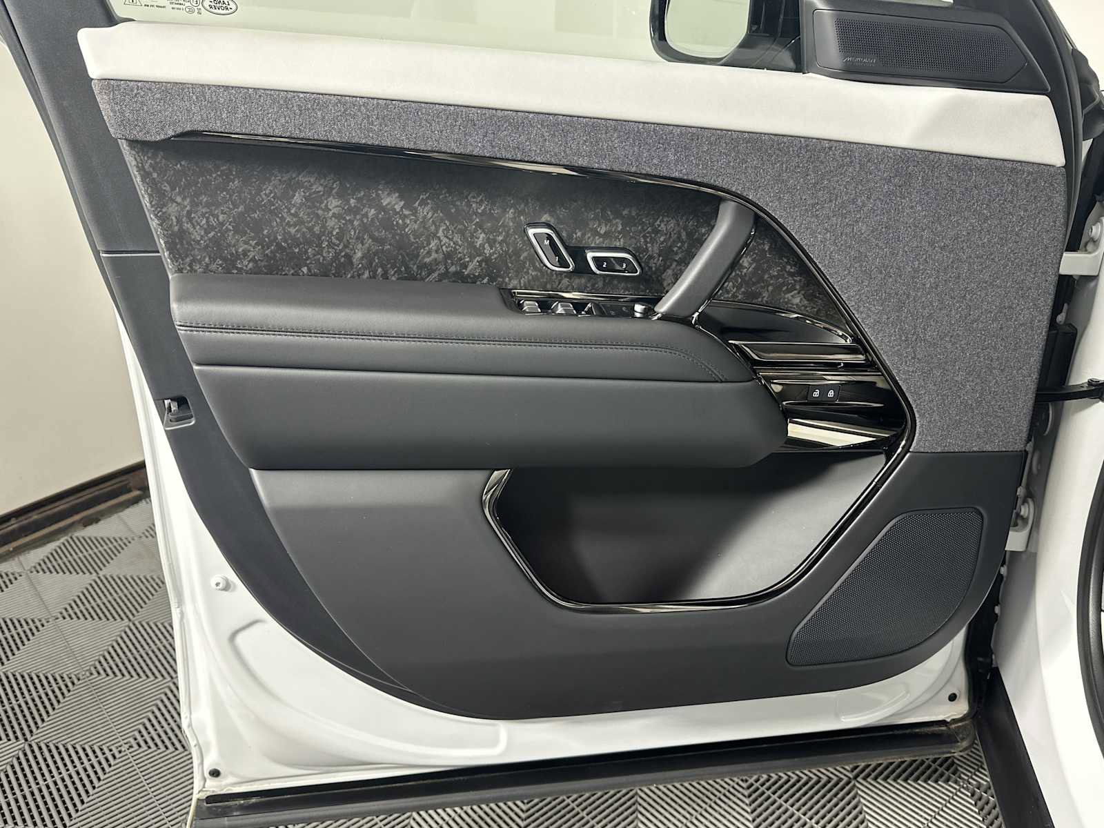 Used 2024 Land Rover Range Rover Sport Dynamic SE image 8