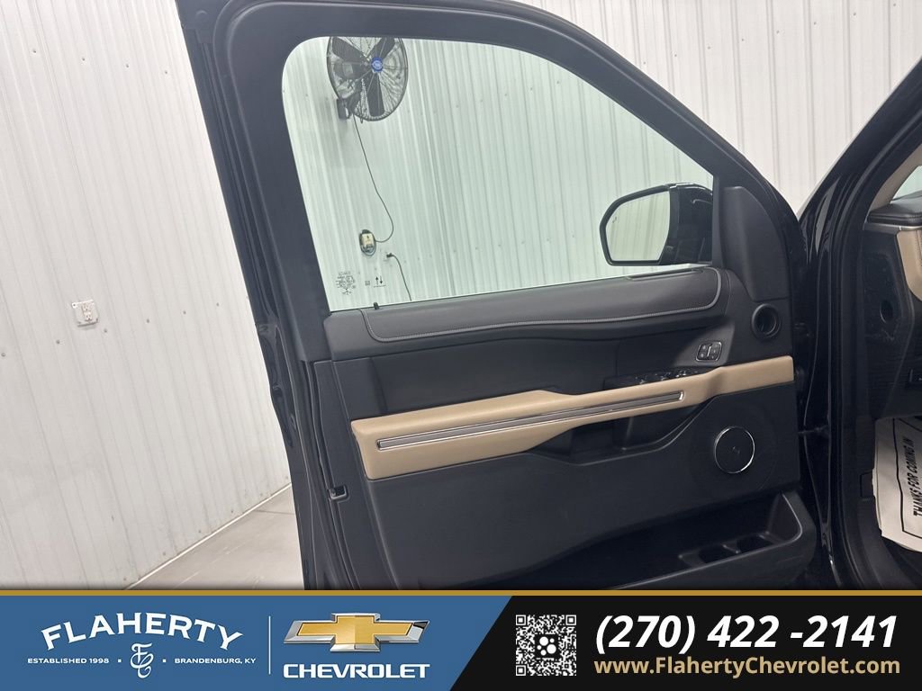 Used 2022 Ford Expedition Max Limited image 7