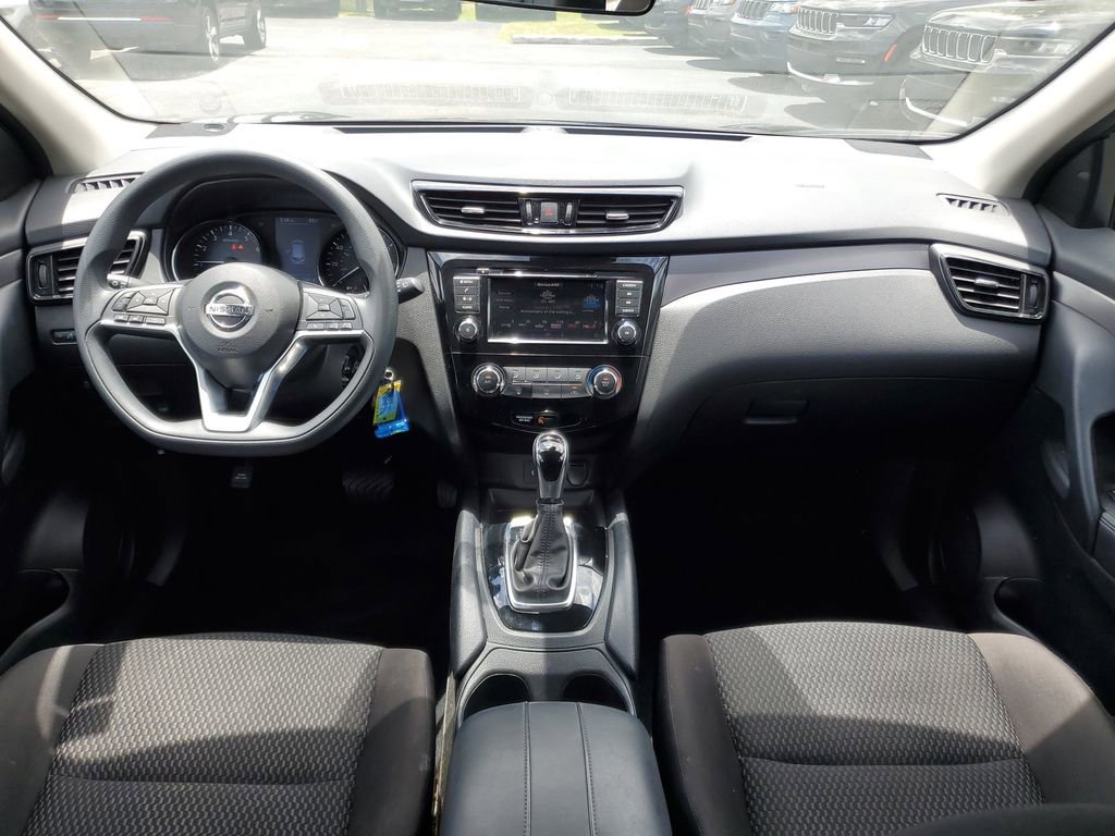 Used 2022 Nissan Rogue Sport S image 11