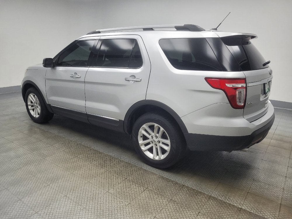 Used 2015 Ford Explorer XLT w/ Equipment Group 202B FWD image 3
